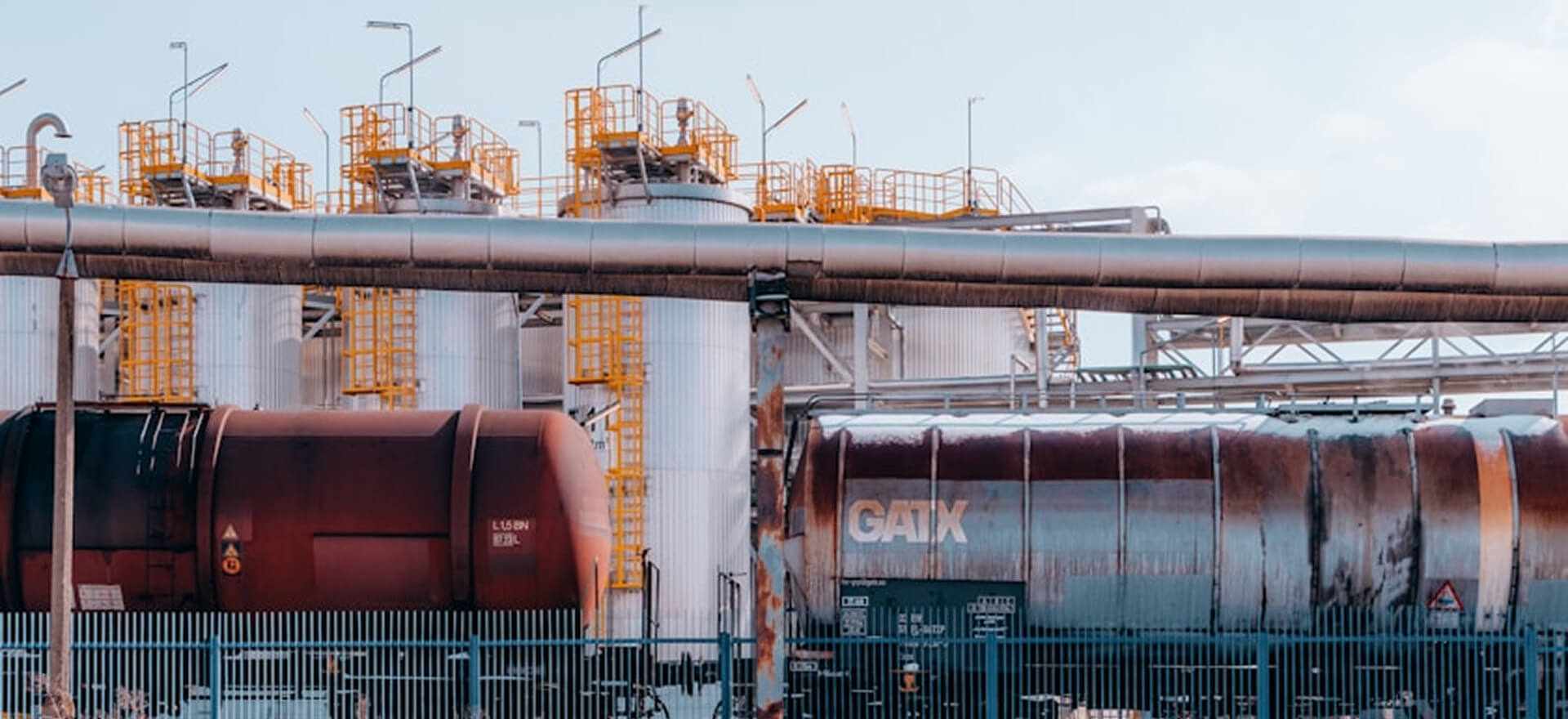 Oil Near Two-Month Low as Surplus Offsets Geopolitical Tensions